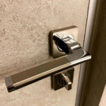 Фактурная штукатурка Italica Marmo Travertino 500 отделка ванной комнаты