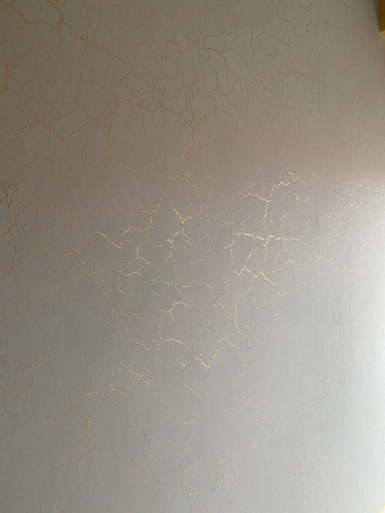 Italica Crack + Metallico Oro + Nuova Venezia в интерьере