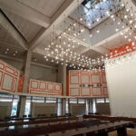 Декоративная штукатурка Intonaca Qarze с золотыми вкраплениями Oro Europe для РАН, в стиле интерьера фасада и внутренней отделки