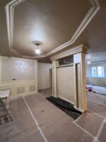 Объект ЦАО квартира, потолок шелк Italica Nuova Venezia Bianco+Oro, стены Rifflet Shiny 200