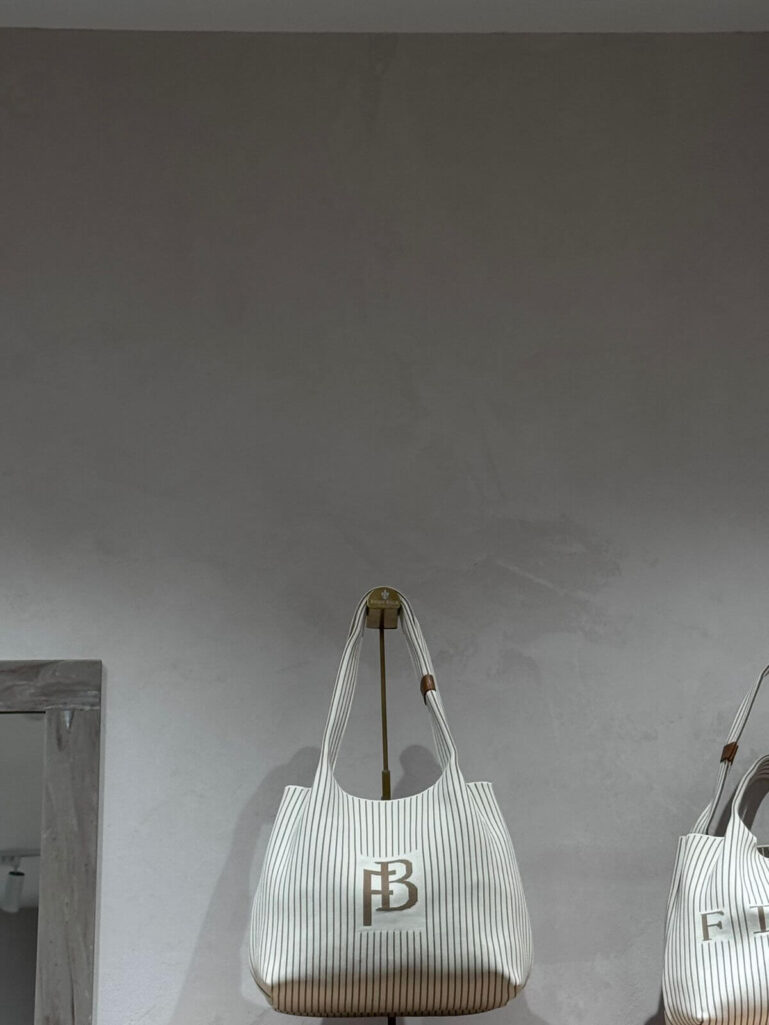 Штукатурка под камень Italica Marmo Travertino 500 + Finishmatt