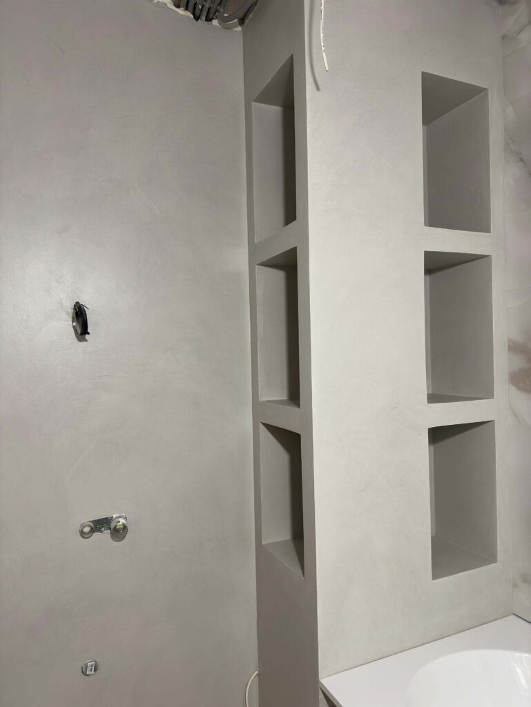 Декоративная штукатурка Арт Бетон Polycement 300 с влагостойким лаком Italica Protector + PU 2