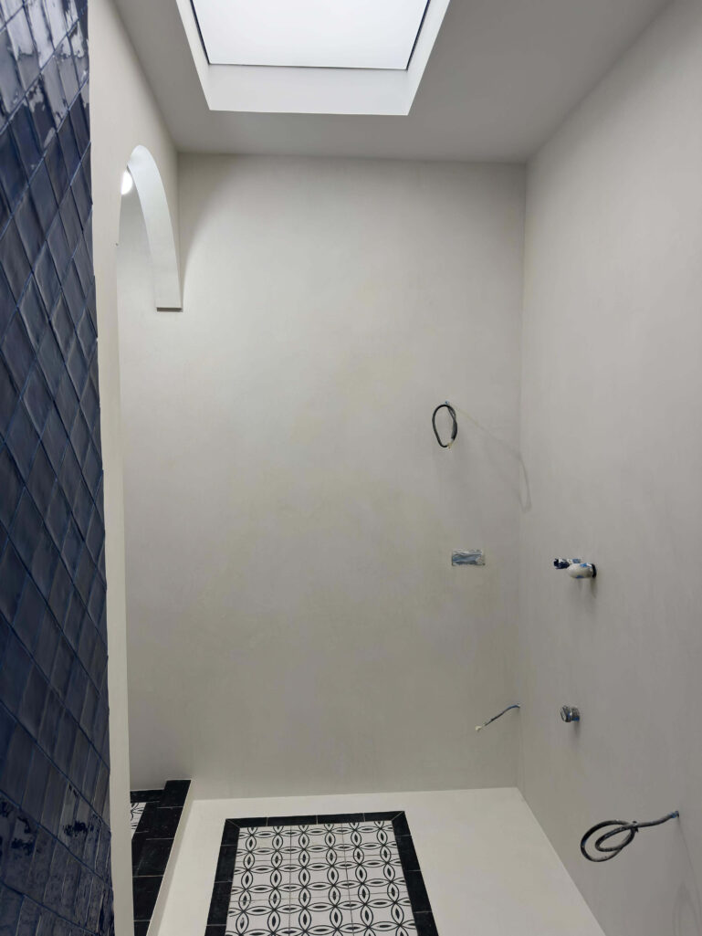 Декоративная штукатурка для санузлов Polycenement 600+300с защитным лаком PROTECTOR + LACCA ESTREMO PU2