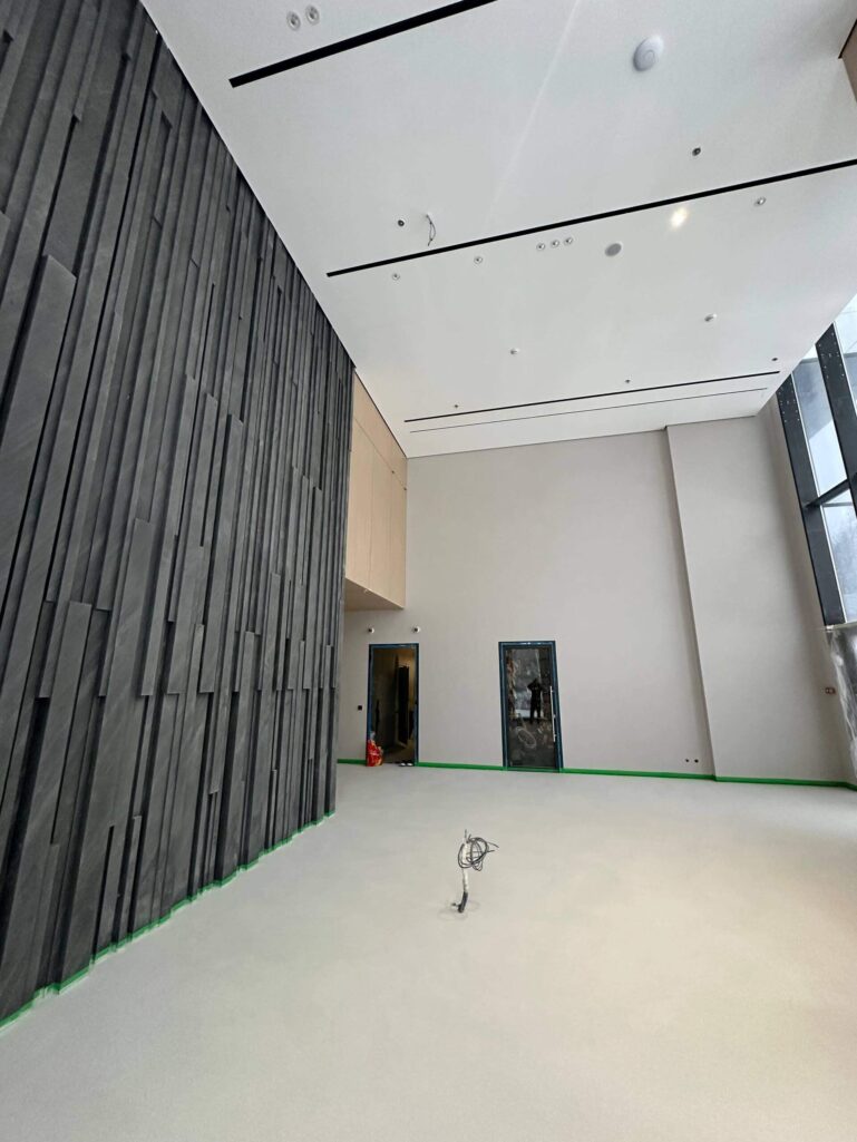 Полы Polycement и стены Intonaco QW500 — цельная отделка интерьера