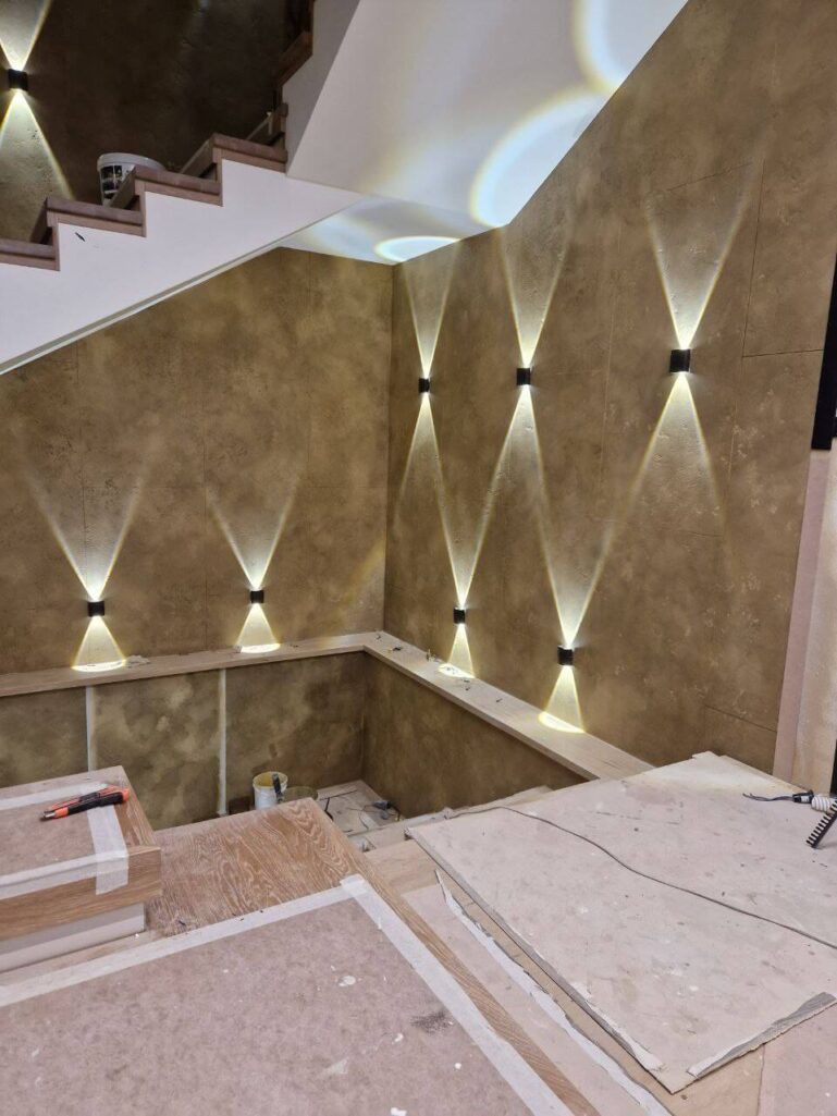 Сложная многослойная отделка с эффектом травертина и бронзы